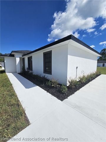 746 Kingfisher Avenue NW, Lake Placid, FL 33852