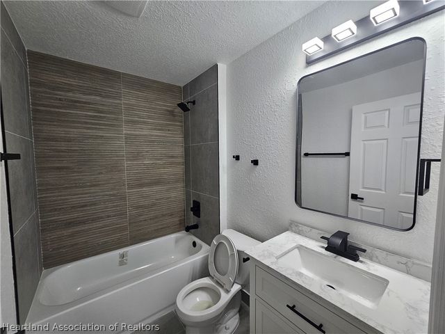 746 Kingfisher Avenue NW, Lake Placid, FL 33852