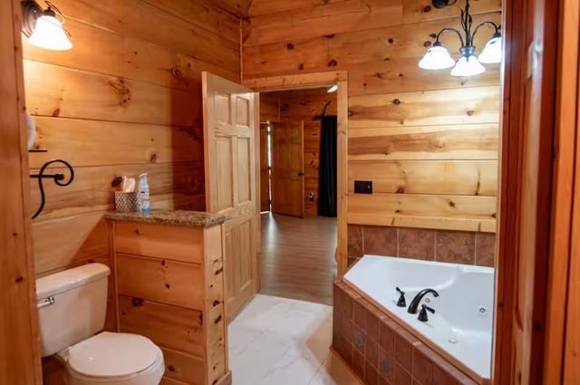 298 Eagle Lake Rd, Coalmont, TN 37313