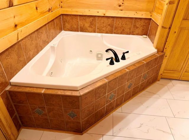 298 Eagle Lake Rd, Coalmont, TN 37313