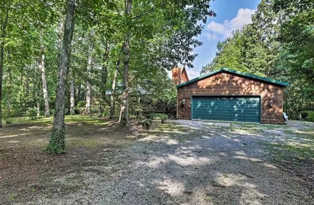 298 Eagle Lake Rd, Coalmont, TN 37313