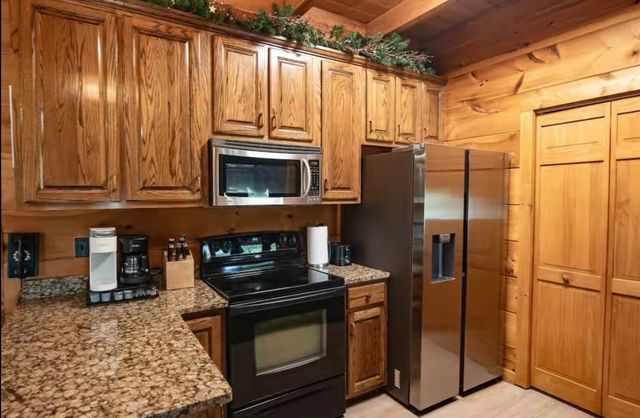 298 Eagle Lake Rd, Coalmont, TN 37313