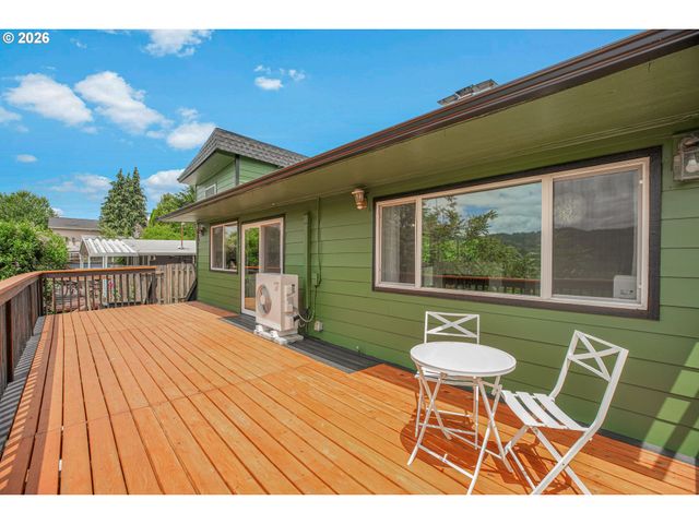 6740 N WILLAMETTE Blvd, Portland, OR 97203