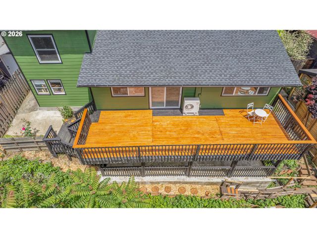 6740 N WILLAMETTE Blvd, Portland, OR 97203