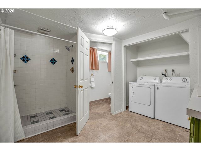 6740 N WILLAMETTE Blvd, Portland, OR 97203