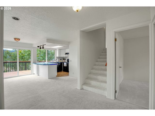 6740 N WILLAMETTE Blvd, Portland, OR 97203