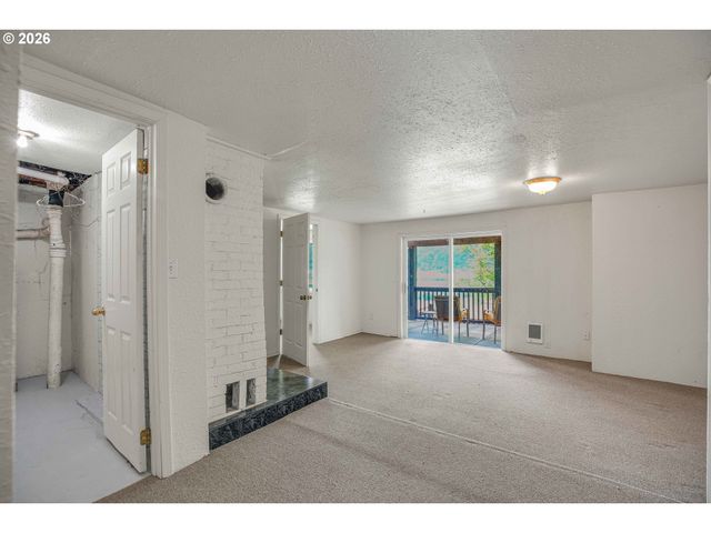 6740 N WILLAMETTE Blvd, Portland, OR 97203
