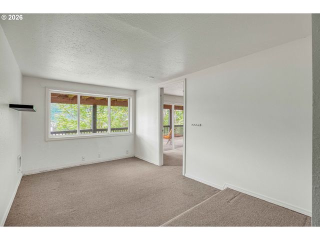 6740 N WILLAMETTE Blvd, Portland, OR 97203