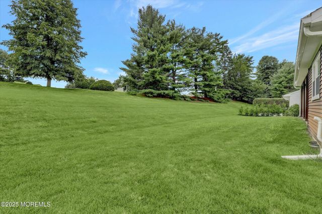14 Weston Court, Marlboro, NJ 07746