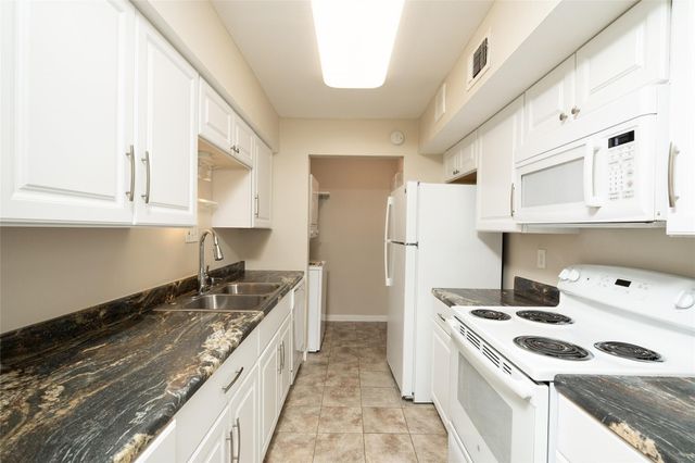 16120 Stuebner Airline Road 501, Spring, TX 77379
