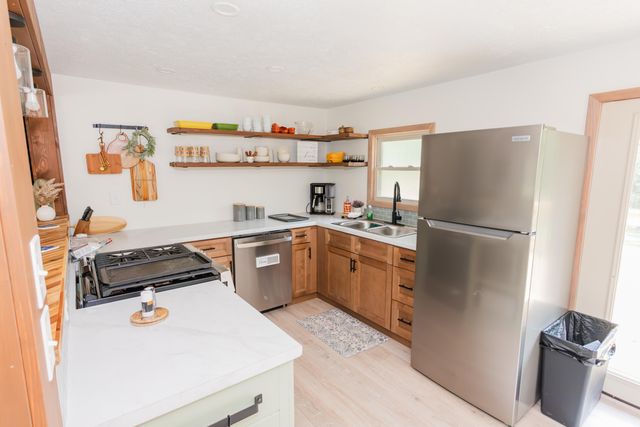 20390 Catfish Lane, Wheatland, MO 65779