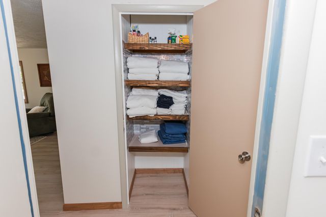 20390 Catfish Lane, Wheatland, MO 65779