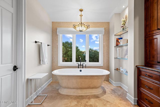 2378 Heatherbank Court, Thousand Oaks, CA 91361