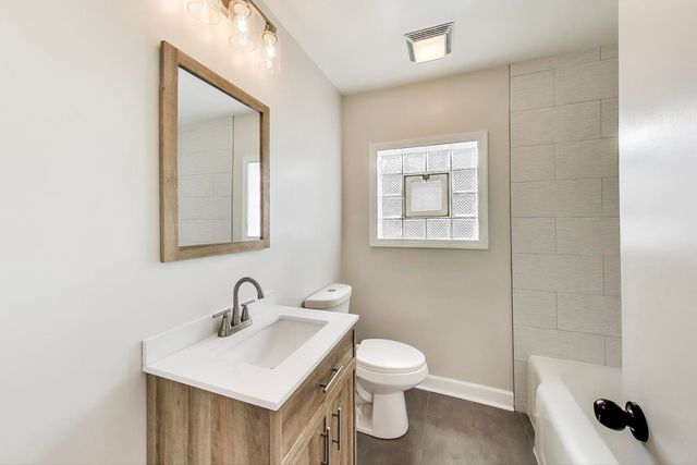 5949 W 55th Street, Chicago, IL 60638