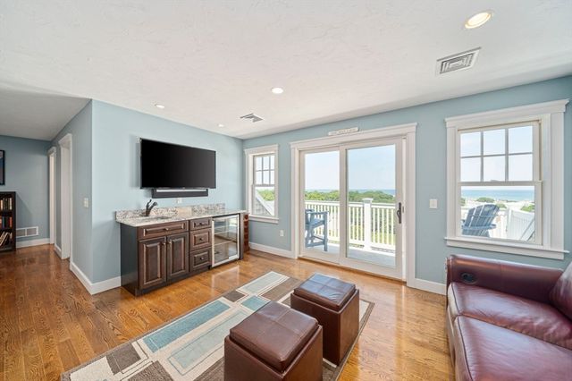 92 Emery Rd, Marshfield, MA 02050