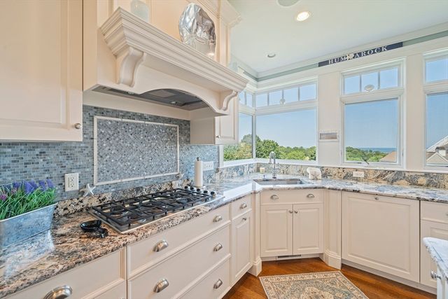 92 Emery Rd, Marshfield, MA 02050