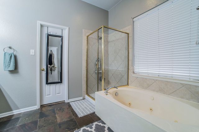 1620 Creekside Drive, Corinth, TX 76210