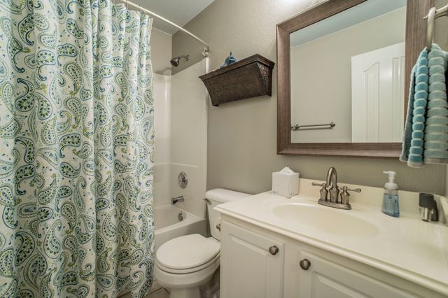 1620 Creekside Drive, Corinth, TX 76210