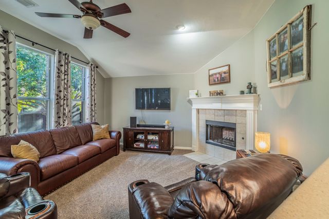 1620 Creekside Drive, Corinth, TX 76210