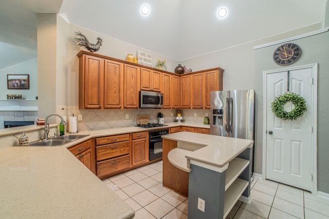 1620 Creekside Drive, Corinth, TX 76210