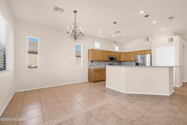 1012 W Mountain Stone Drive, Green Valley, AZ 85614