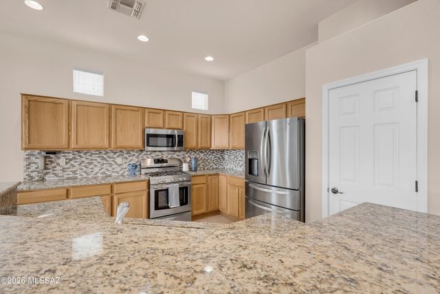 1012 W Mountain Stone Drive, Green Valley, AZ 85614