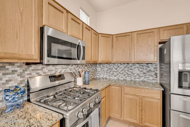 1012 W Mountain Stone Drive, Green Valley, AZ 85614