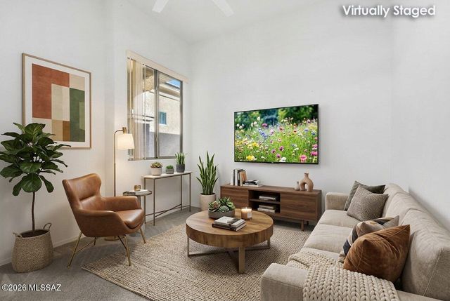 1012 W Mountain Stone Drive, Green Valley, AZ 85614