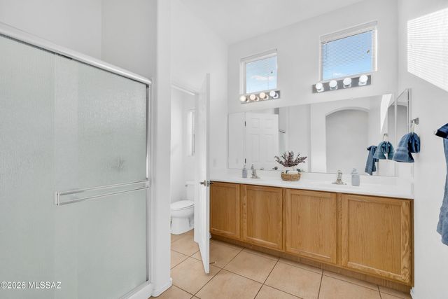 1012 W Mountain Stone Drive, Green Valley, AZ 85614