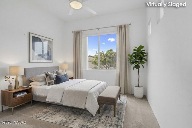 1012 W Mountain Stone Drive, Green Valley, AZ 85614