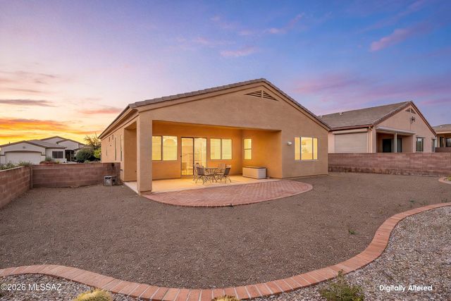 1012 W Mountain Stone Drive, Green Valley, AZ 85614