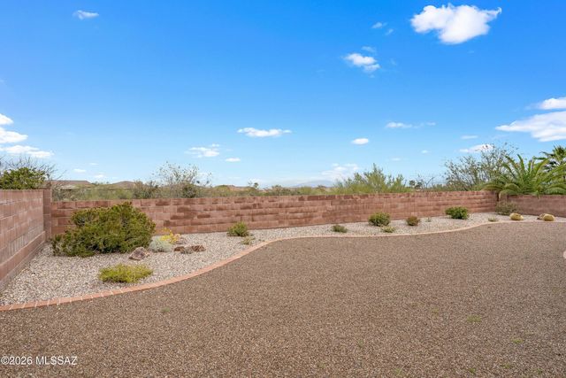 1012 W Mountain Stone Drive, Green Valley, AZ 85614