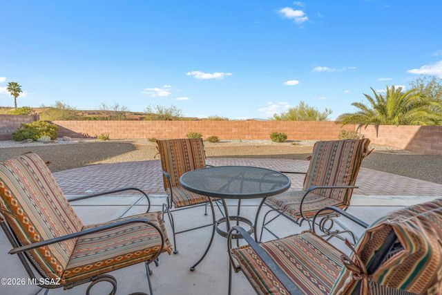 1012 W Mountain Stone Drive, Green Valley, AZ 85614