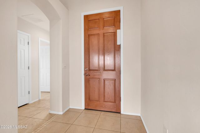 1012 W Mountain Stone Drive, Green Valley, AZ 85614