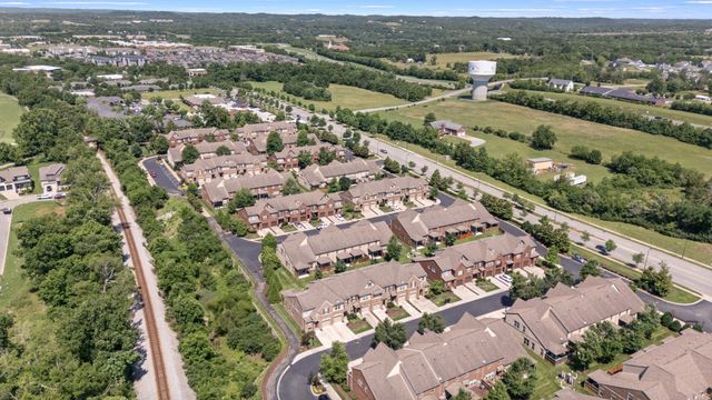 333 Coronado Pvt Cir, Hendersonville, TN 37075