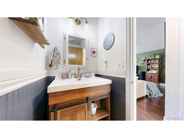 1038 Lamar St B, Lakewood, CO 80214