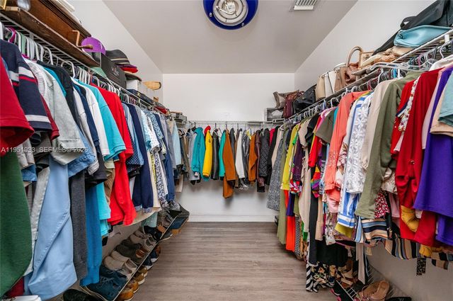 19520 SW 206th St, Miami, FL 33187