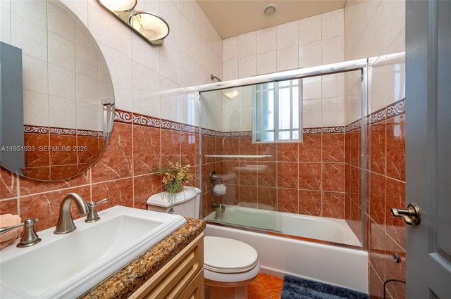 19520 SW 206th St, Miami, FL 33187