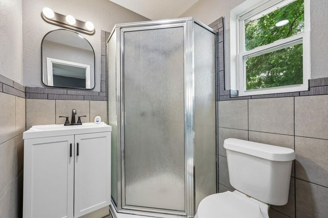 232 NW Jayellen Avenue, Burleson, TX 76028