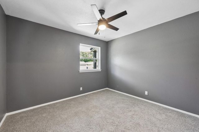 232 NW Jayellen Avenue, Burleson, TX 76028