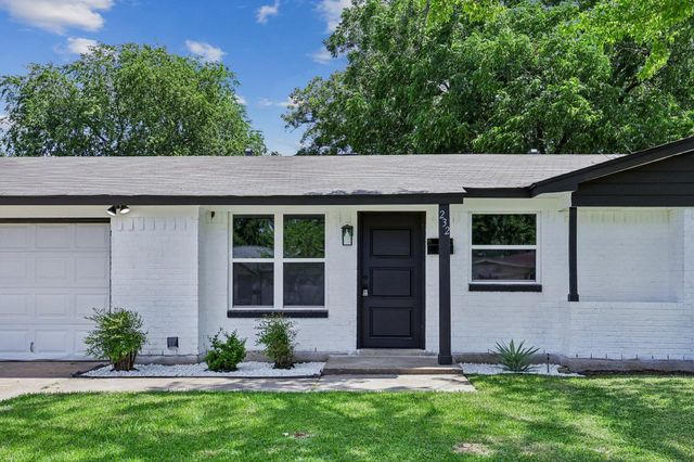232 NW Jayellen Avenue, Burleson, TX 76028