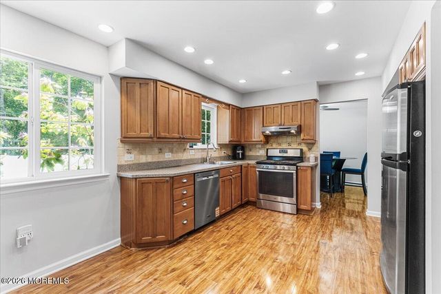 17 Monroe Lane, Jackson, NJ 08527