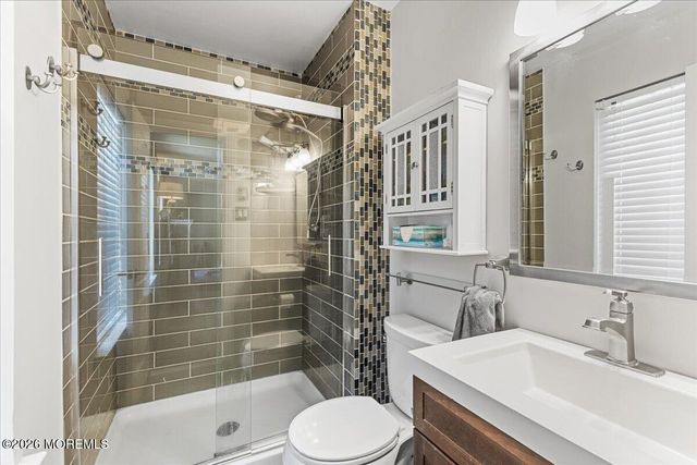 17 Monroe Lane, Jackson, NJ 08527