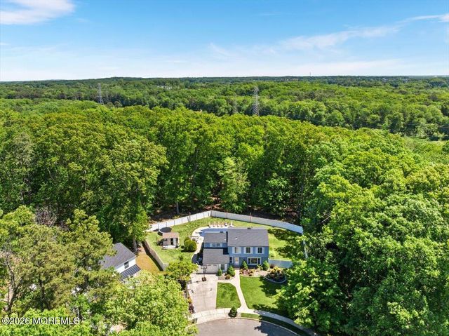 17 Monroe Lane, Jackson, NJ 08527