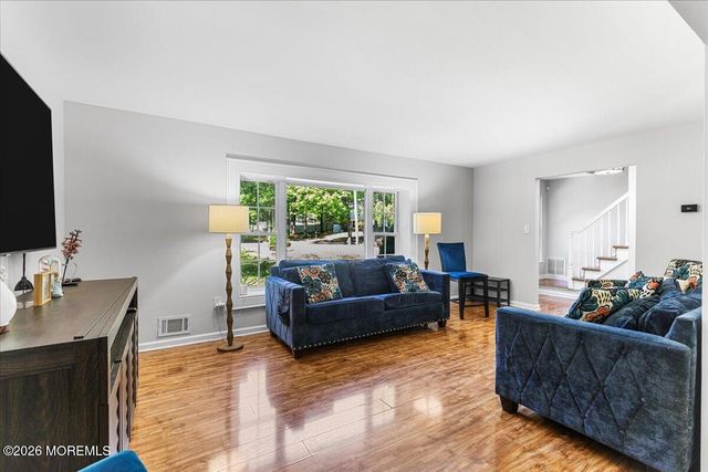 17 Monroe Lane, Jackson, NJ 08527
