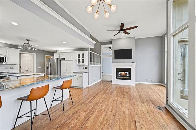 5529 Sleepy Hollow Drive, Parkville, MO 64152