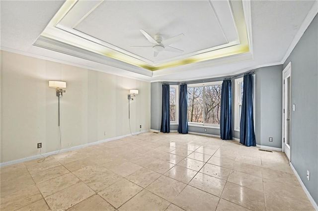 5529 Sleepy Hollow Drive, Parkville, MO 64152