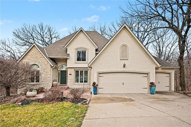 5529 Sleepy Hollow Drive, Parkville, MO 64152