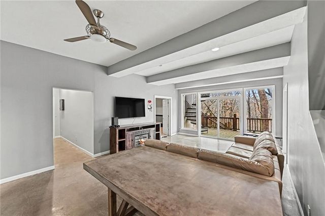 5529 Sleepy Hollow Drive, Parkville, MO 64152