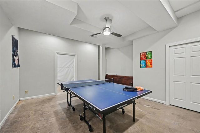 5529 Sleepy Hollow Drive, Parkville, MO 64152